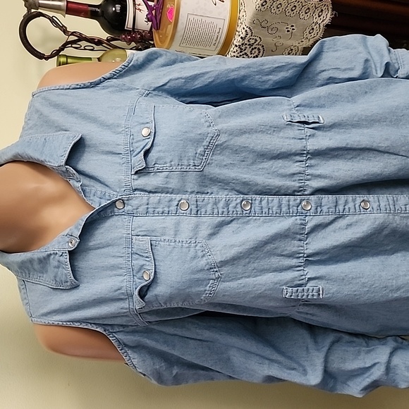 Button down shirt - Picture 2 of 6